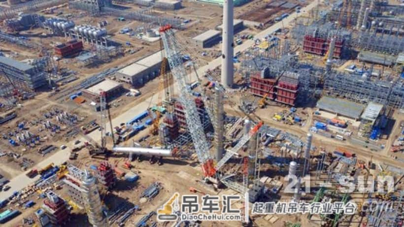 中联重科3200吨起重机大连石化项目再起吊