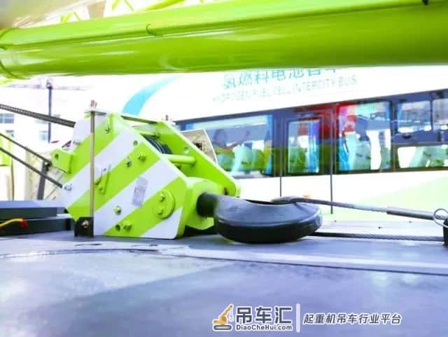 43米臂,6.4米支腿跨距,1t活配,雷萨25X5正式发布!