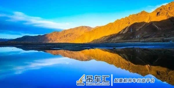 海拔4000米！拉萨河岸20台徐工起重机构筑亮丽风景线
