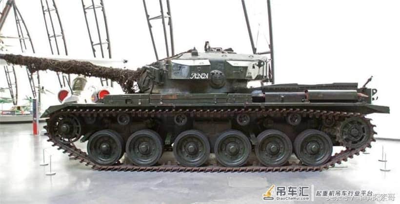 图说世界上唯一保存下来，自带吊车的的瑞士坦克