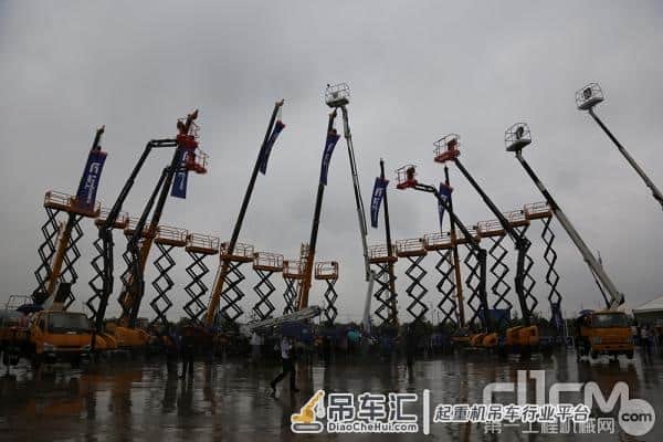 安徽柳工起重机有限公司10周年庆暨C系列产品发布会