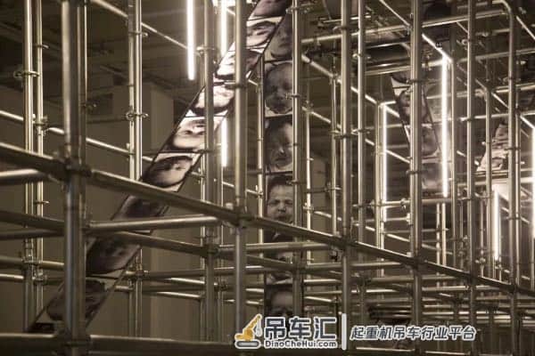 波尔坦斯基:命运是起重机的抓钩,心脏是被放大的巨型机器