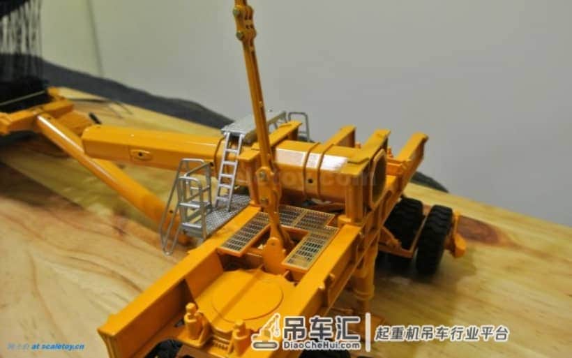 利勃海尔LR1600履带式起重机模型 –(5)吊臂完成
