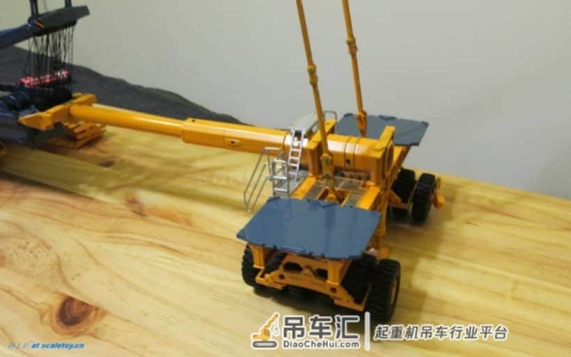 利勃海尔LR1600履带式起重机模型 –(5)吊臂完成