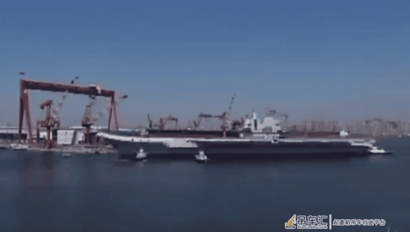 中国送出一座1200吨级龙门吊和八台起重机,帮助俄国海军兴建船厂