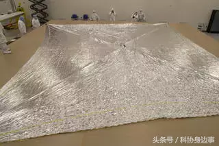 科技快报:全球最长高速列车、18个量子比特纠缠、世界最长海底航油管道通油、中国造5000吨打捞起重船……