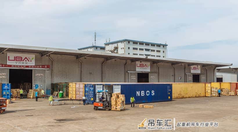 为了宝宝的屁屁，中通竟然动用了大型起重机和集卡车