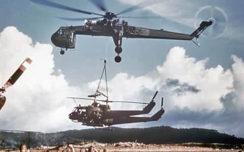 运直升机的直升机——CH-54 Sky crane——空中起重机