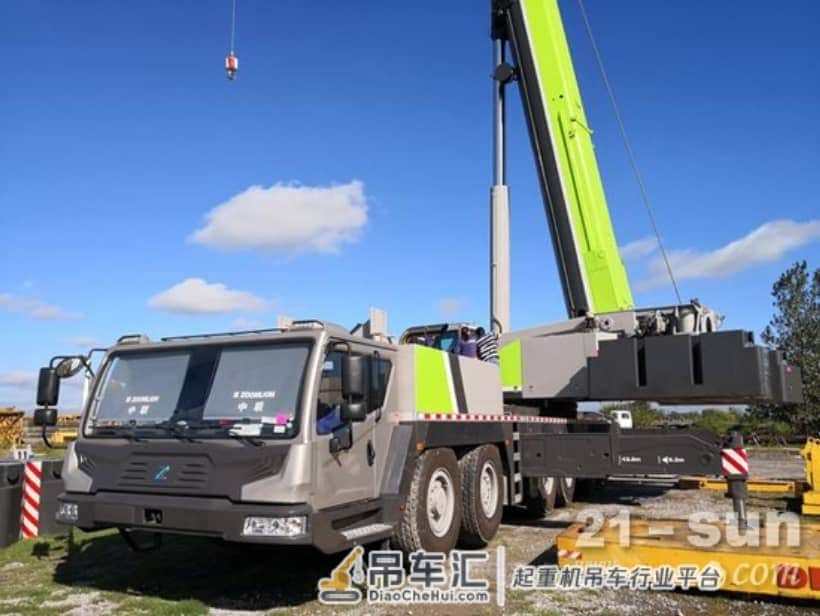 中联重科QAY300成中国出口南美最大吨位全地面起重机