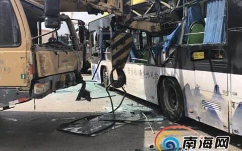 最新！海口公交车与吊车相撞事故原因查明了！伤者回忆惊魂瞬间…