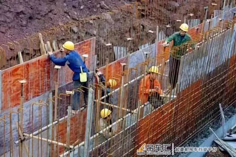 建筑施工合同效力如何认证认定?攻城兵吊叉车设备出租总结五点!