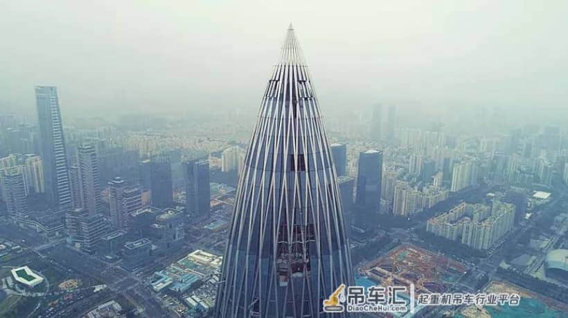 中建三局牛，锥形塔臂塔吊高空自解，全国首例！