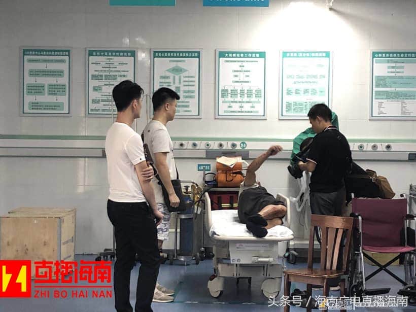 海口一公交车与吊车相撞,一乘客不幸当场身亡,另有8人送医!