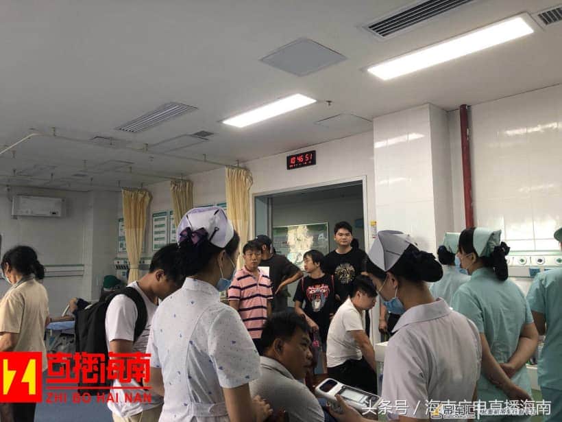 海口一公交车与吊车相撞,一乘客不幸当场身亡,另有8人送医!