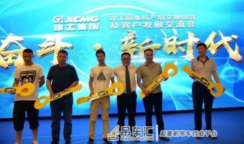 千万大单交付 徐工XCT80L6起重机傲立古都西安