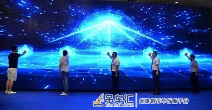 千万大单交付 徐工XCT80L6起重机傲立古都西安