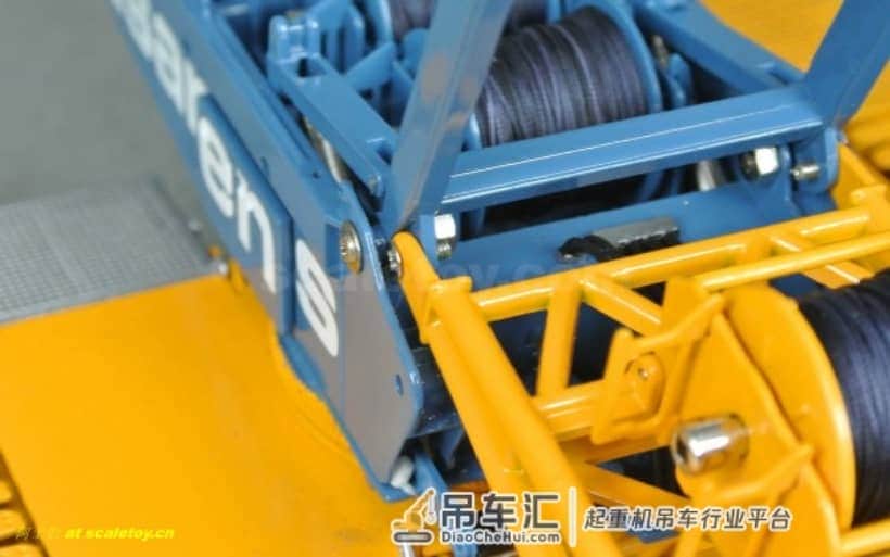利勃海尔LR1600履带式起重机模型 –(4)吊臂初装