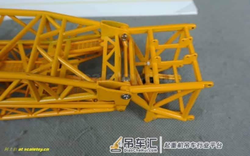利勃海尔LR1600履带式起重机模型 –(4)吊臂初装