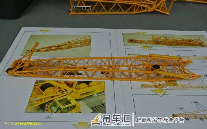 利勃海尔LR1600履带式起重机模型 –(4)吊臂初装