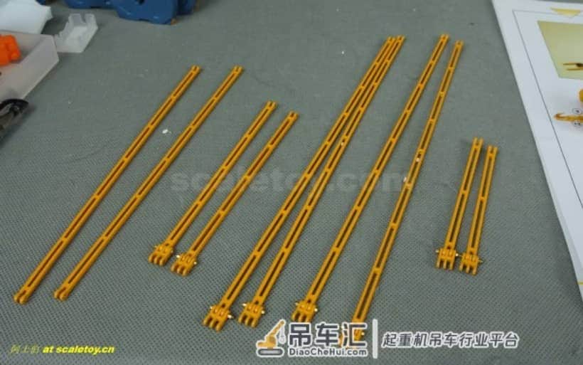 利勃海尔LR1600履带式起重机模型 –(4)吊臂初装