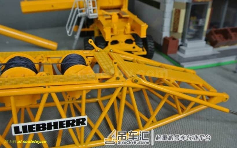 利勃海尔LR1600履带式起重机模型 –(4)吊臂初装