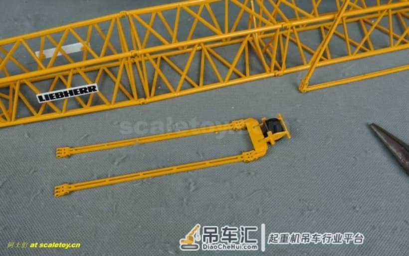 利勃海尔LR1600履带式起重机模型 –(4)吊臂初装