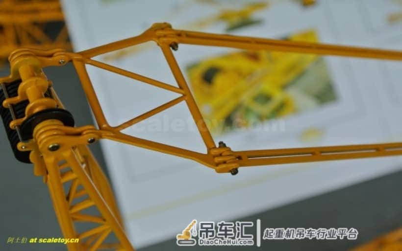 利勃海尔LR1600履带式起重机模型 –(4)吊臂初装