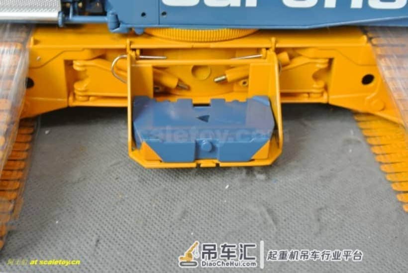 利勃海尔LR1600履带式起重机模型 –(3)配重滑车