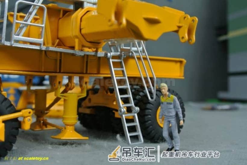利勃海尔LR1600履带式起重机模型 –(3)配重滑车