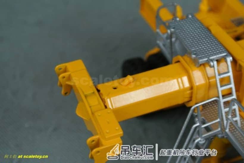 利勃海尔LR1600履带式起重机模型 –(3)配重滑车