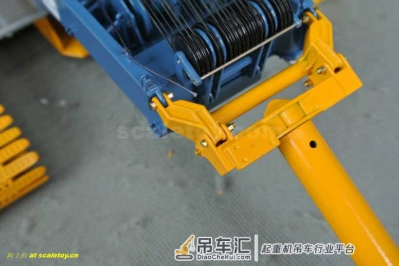利勃海尔LR1600履带式起重机模型 –(3)配重滑车