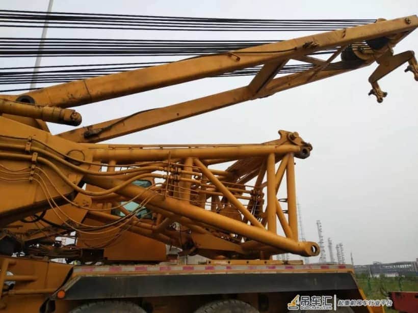 老当益壮的黄标500t:德马格桁架臂TC2600汽车吊!