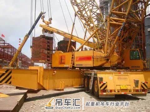 老当益壮的黄标500t:德马格桁架臂TC2600汽车吊!