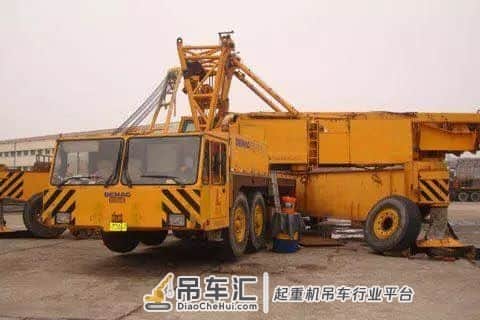 老当益壮的黄标500t:德马格桁架臂TC2600汽车吊!