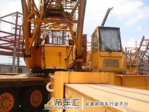 老当益壮的黄标500t:德马格桁架臂TC2600汽车吊!