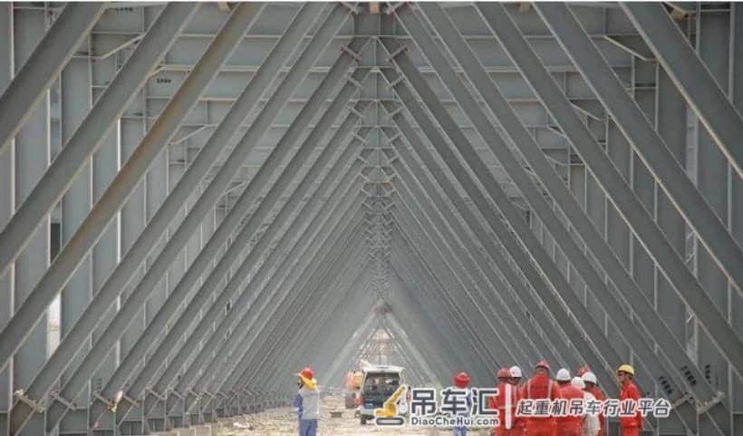 1800吨装置如何扶正?恒力德马格3200t吊装步骤详解!