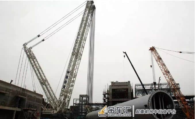 1800吨装置如何扶正?恒力德马格3200t吊装步骤详解!