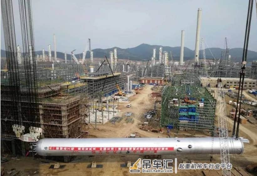 1800吨装置如何扶正?恒力德马格3200t吊装步骤详解!