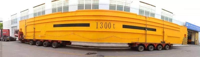 1300吨起重机彰显太重实力
