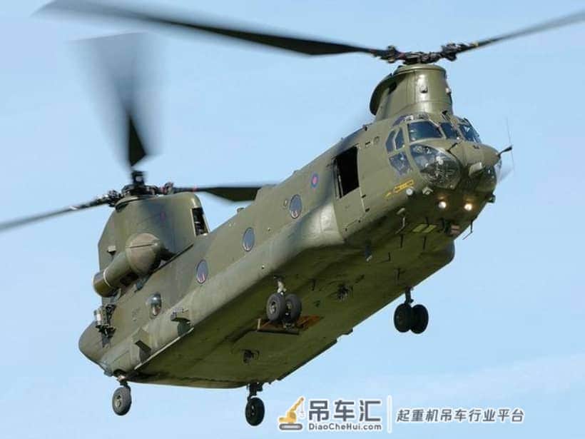 这架只有骨架没有机舱的奇怪直升机,竟然可以吊运火车!