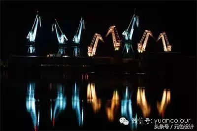 「建筑色彩」古老船厂的多彩起重机
