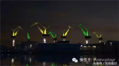 「建筑色彩」古老船厂的多彩起重机
