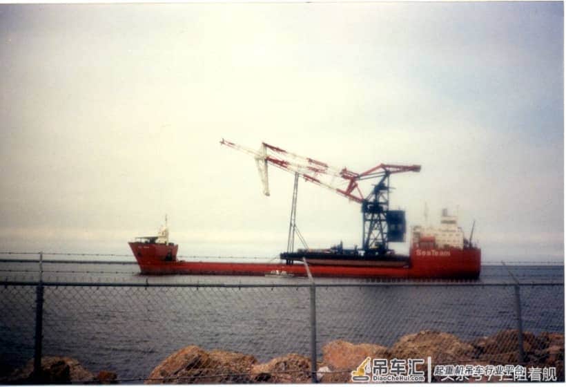 二战德国造114米浮式起重机 77年后这个巨无霸依旧能用