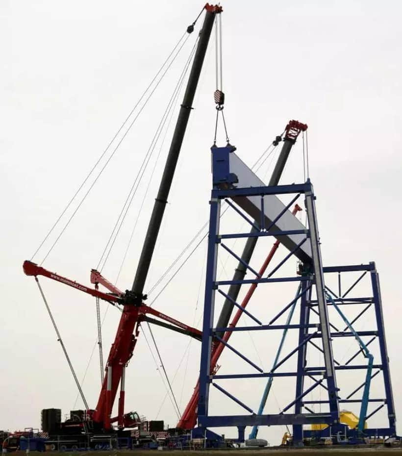 组装600吨龙门吊?竟派来两台1200t!每台价值都上亿元!
