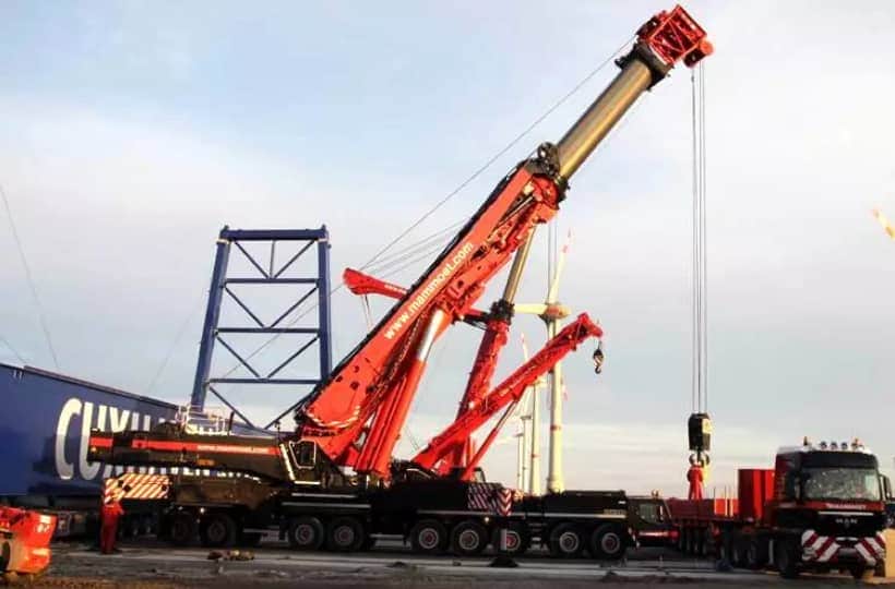 组装600吨龙门吊?竟派来两台1200t!每台价值都上亿元!