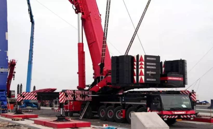 组装600吨龙门吊?竟派来两台1200t!每台价值都上亿元!
