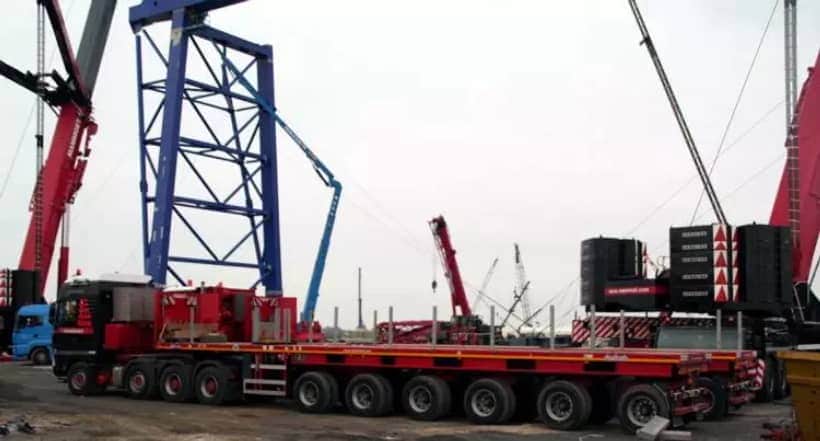 组装600吨龙门吊?竟派来两台1200t!每台价值都上亿元!