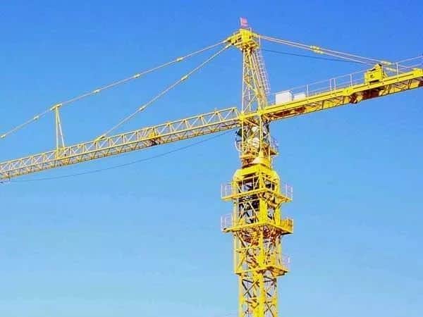 塔吊臂超出施工范围    热心市民积极打热线