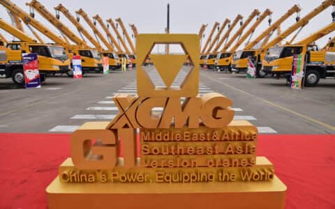 全球放大招！全球首发“区域版”定制起重机！徐工G一代25款产品批量走入世