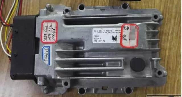 徐工吊车加速突突 冒黑烟 不好启动?这个案例来帮你!